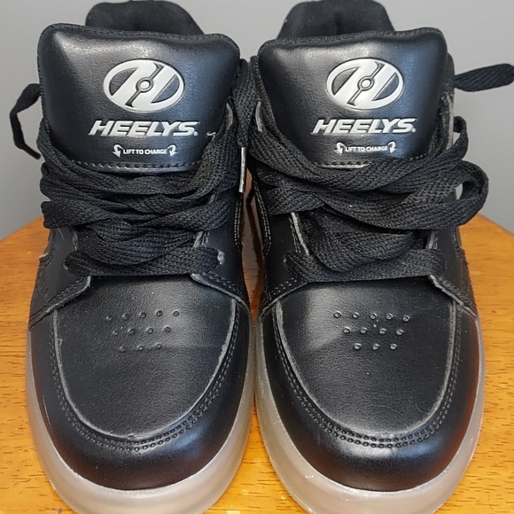 Heelys Other - Heely's, size 3 youth, black, almost no wear!